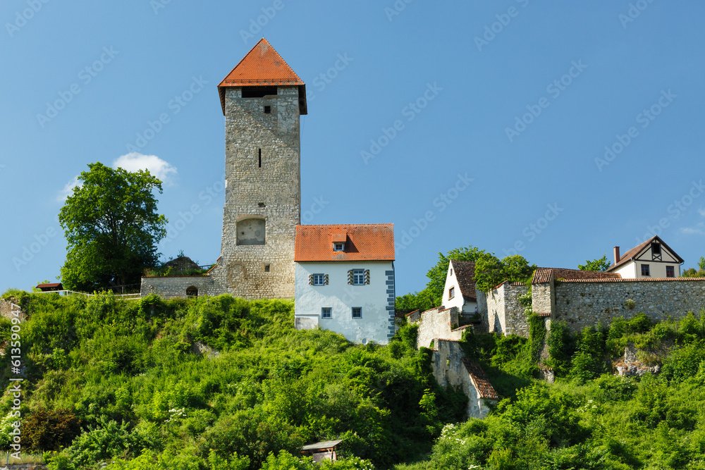 Blick auf Burg Rechtenstein in der Gemeinde Rechtenstein (Alb-Donau-Kreis) Blick auf Burg Rechtenstein in der Gemeinde Rechtenstein (Alb-Donau-Kreis)