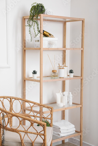 Shelving unit with bath acc...