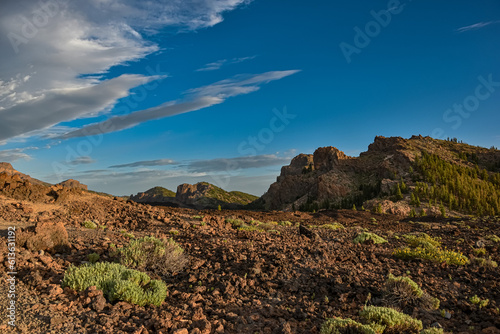 Catturare il panorama vulcanico mozzafiato nel Parco Nazionale del Teide, Tenerife, Momenti prima del tramonto