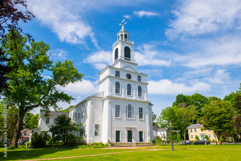 First Parish Church at 75 Great Road in historic town center of Bedford, Massachusetts MA, USA. 