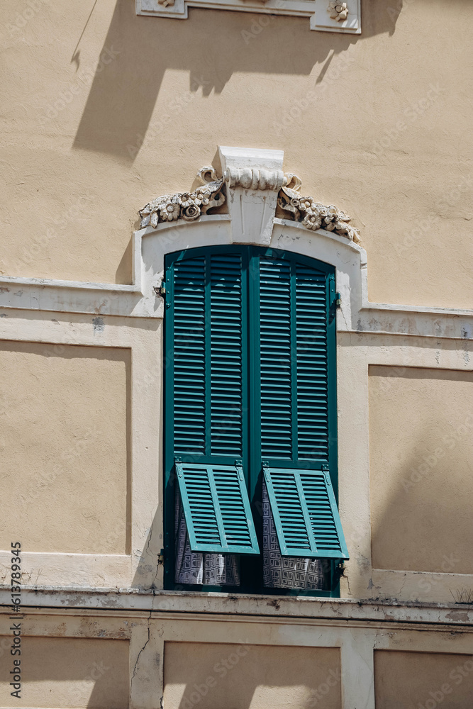 Obraz premium Typical wooden green shutters on the French Riviera, south of France