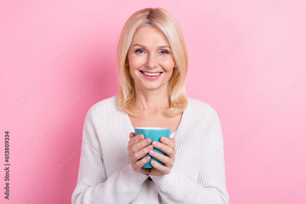 Photo of positive cheerful lady wear white cardigan smiling enjoying tasty cacao isolated pink color background Photo of positive cheerful lady wear white cardigan smiling enjoying tasty cacao isolated pink color background