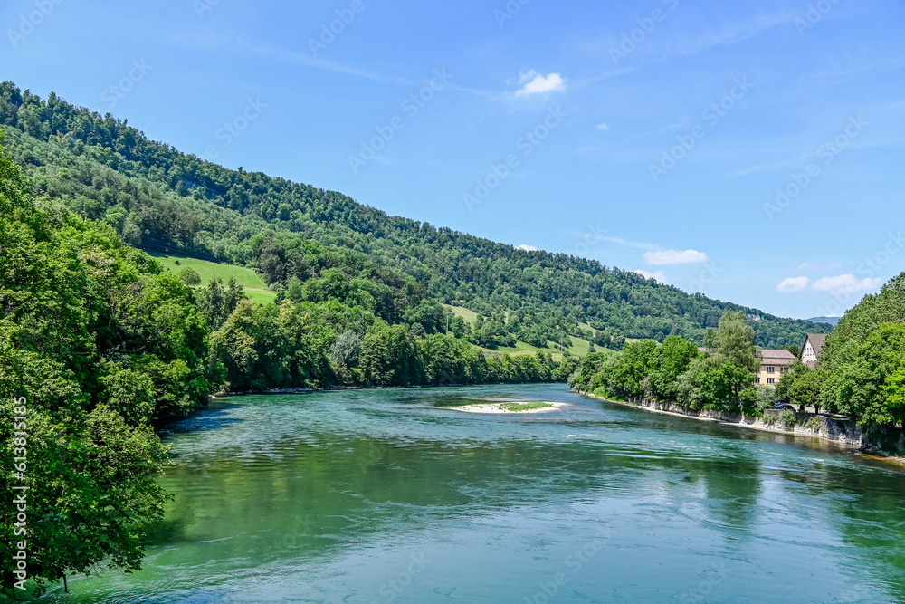 Aarburg, Aare, Fluss, Altstadt, Altstadthäuser, Aargau, Zofingen, Uferweg, Flussufer, Kirche, Festung, Sommer, Sommertag, Sommerwanderung, Schweiz Aarburg, Aare, Fluss, Altstadt, Altstadthäuser, Aargau, Zofingen, Uferweg, Flussufer, Kirche, Festung, Sommer, Sommertag, Sommerwanderung, Schweiz