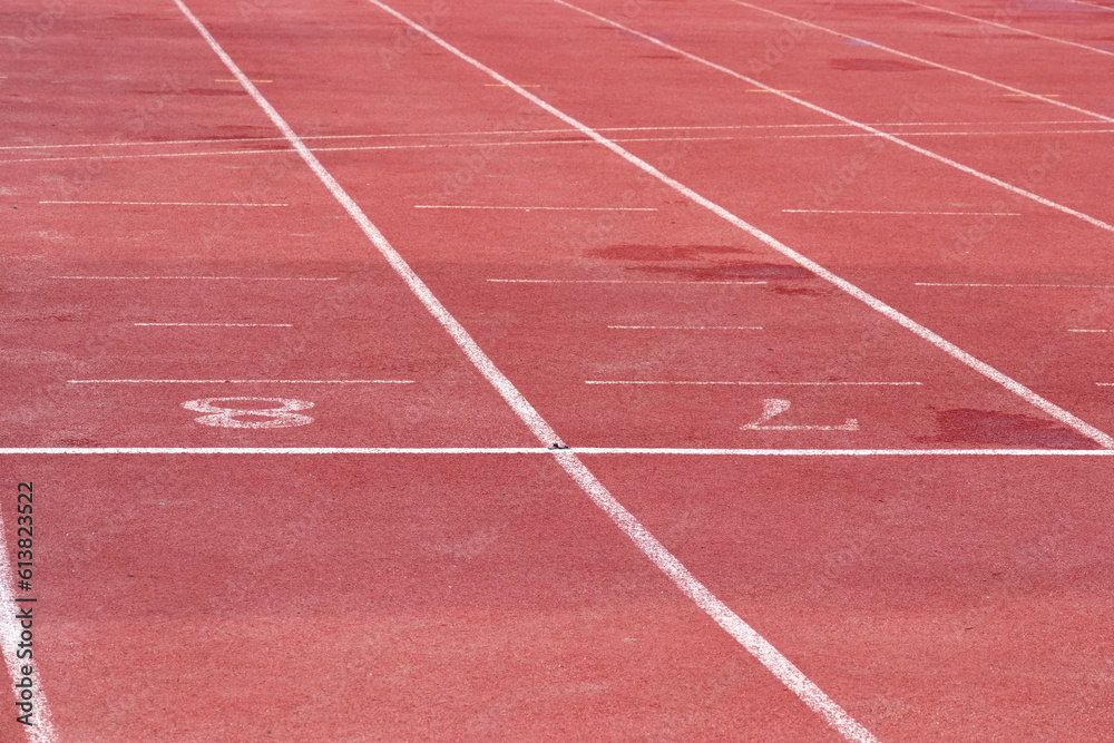 Synthetic running track for sporting events