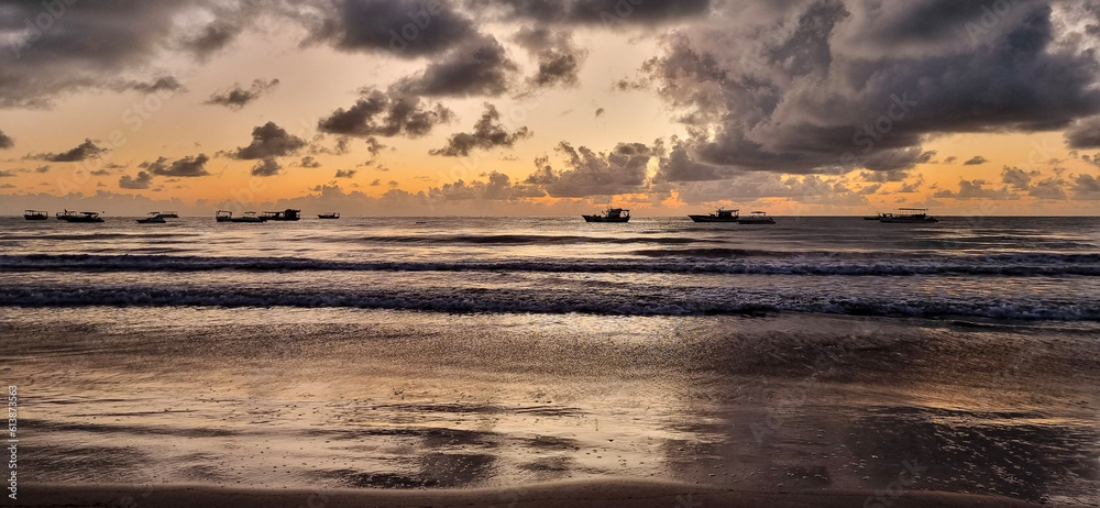Obraz premium Nascer do sol no nordeste brasileiro, Maragogi.