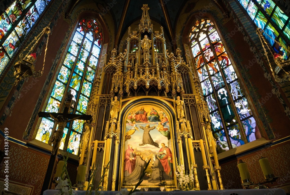 altar de iglesia en cracovia