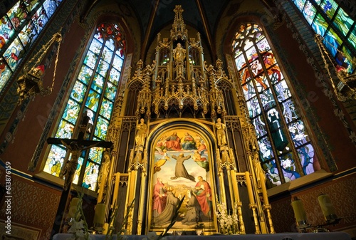 altar de iglesia en cracovia photo