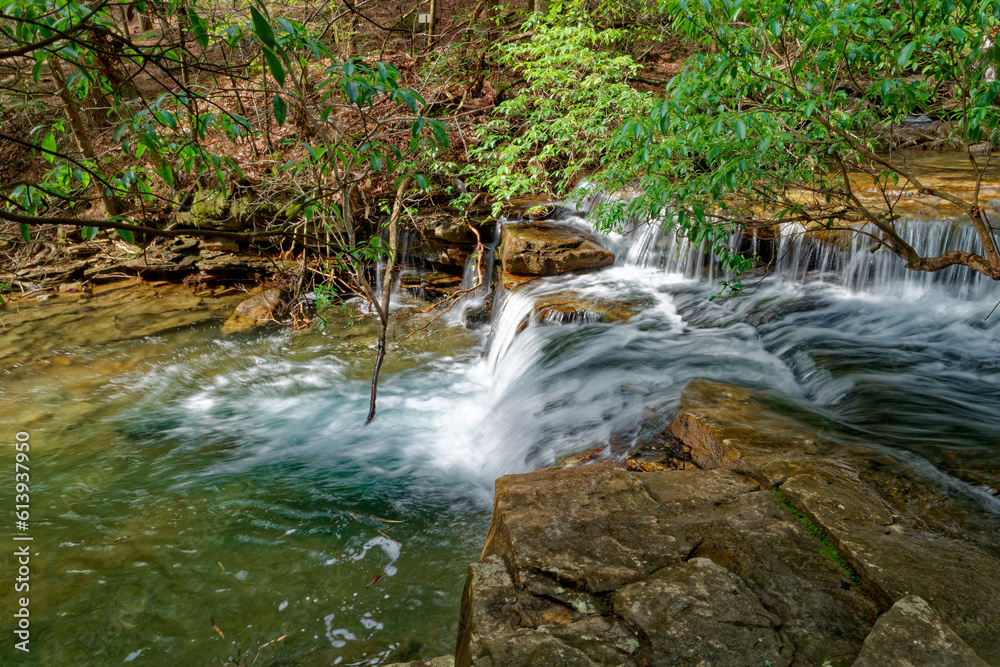 Obraz premium Small waterfall in a creek
