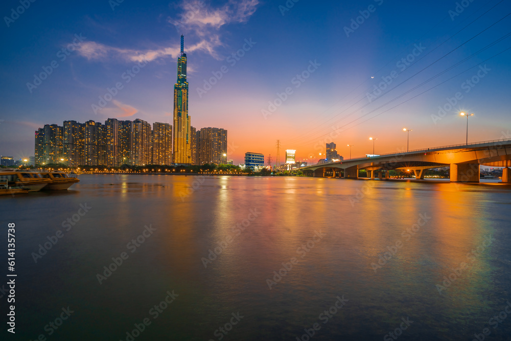 Fototapeta premium Sunset at Landmark 81 with warm sunshine