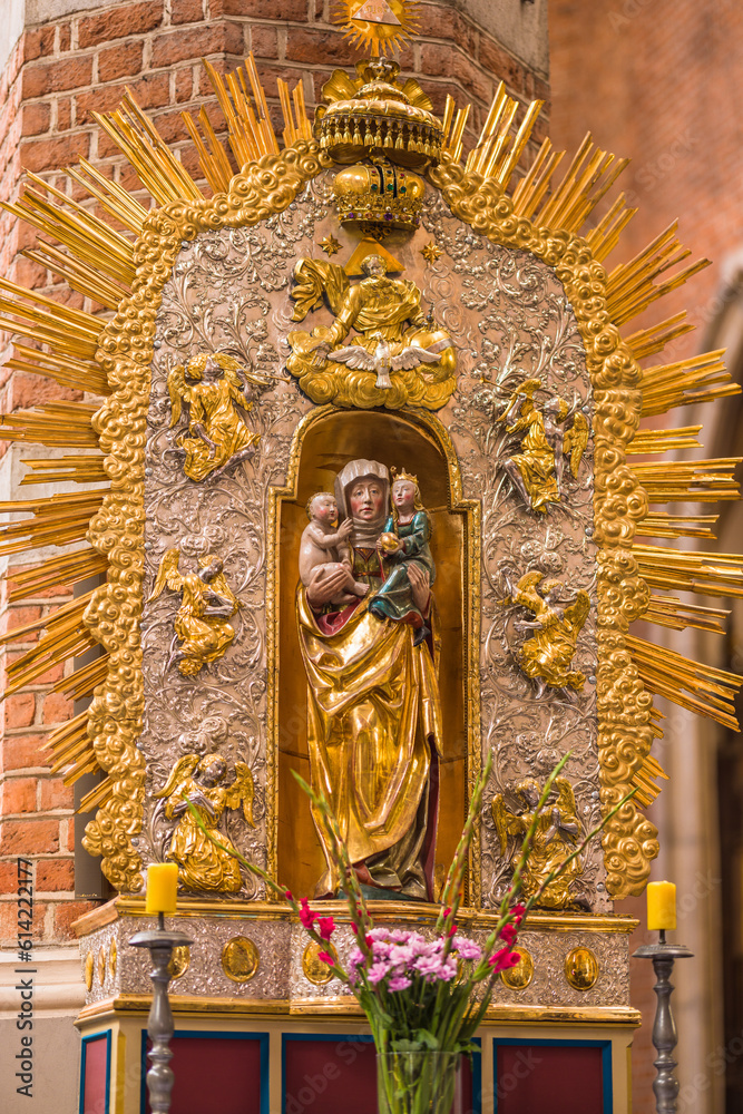 Ołtarz św. Anny w kościele św. Jakuba i Agnieszki w Nysie.