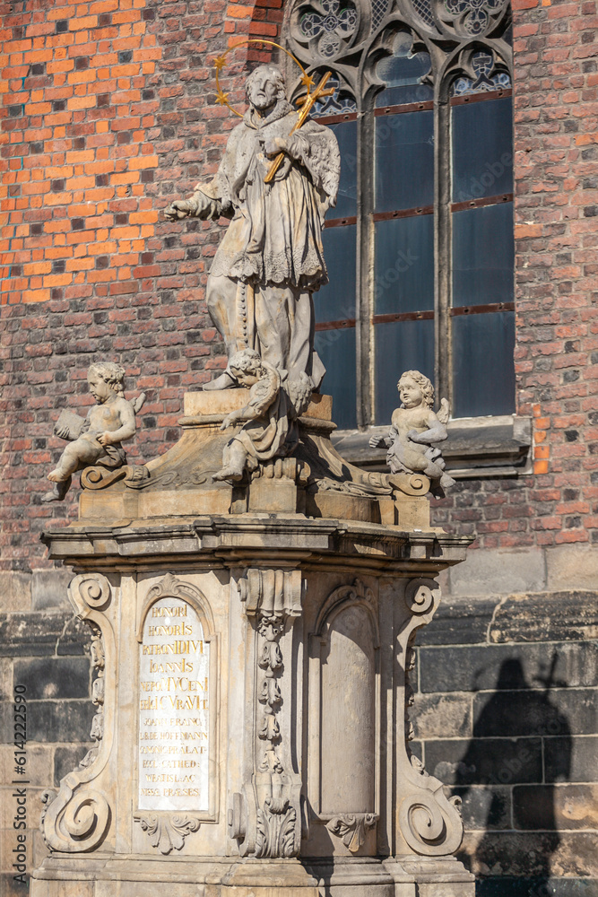 Figura św. Jana Nepomucena w Nysie.