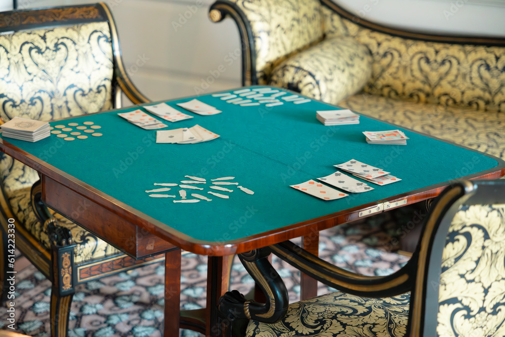 Georgian Poker Table