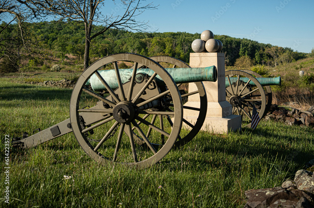 cannon monument in Gettysburg