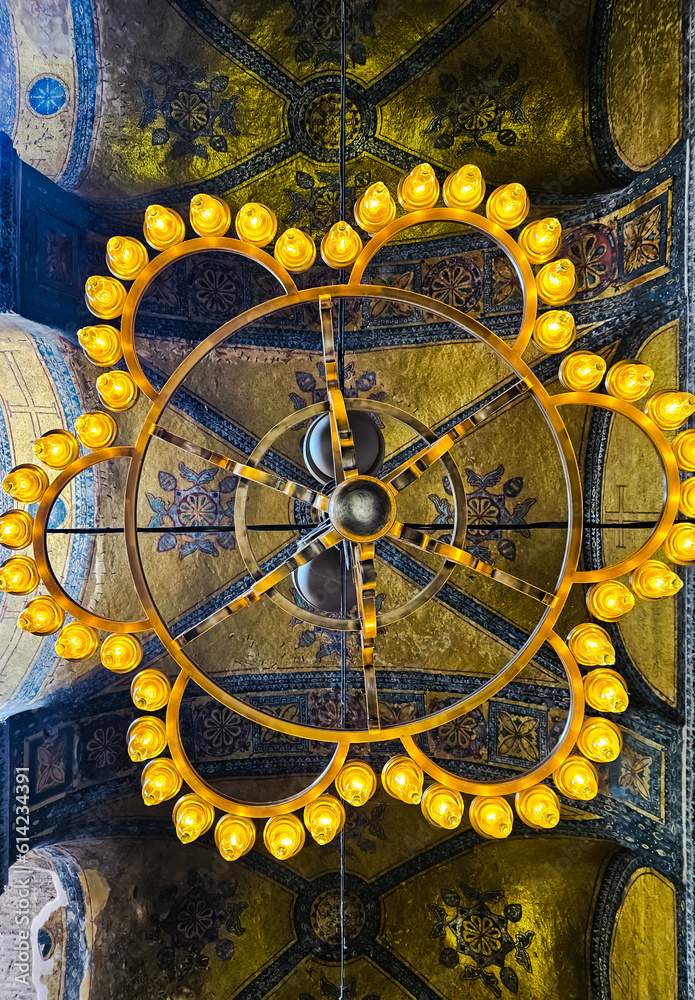 Obraz premium Big light in mosque