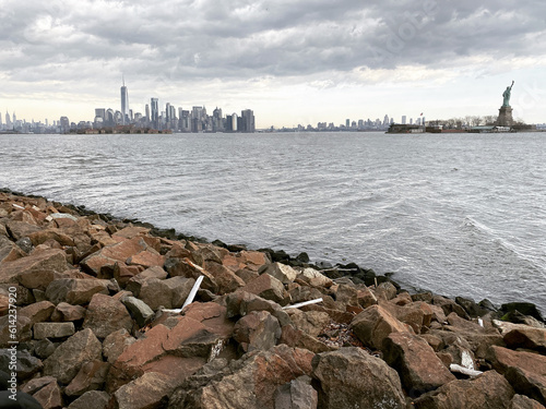 Manhattan Skyline from New Jersey Shore © Mitchell Frye