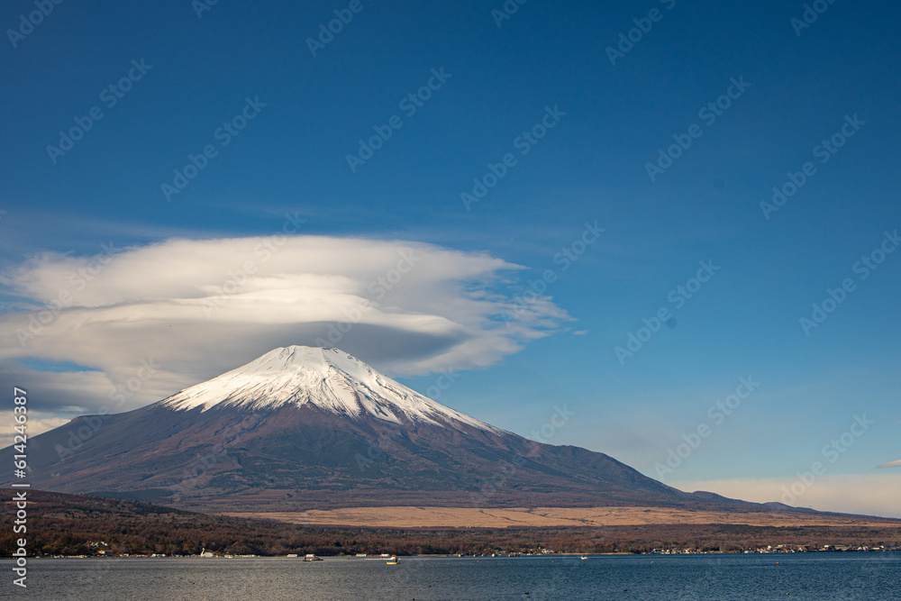 富士山と傘雲