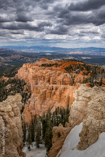Hoodoo overview of Bryce Canyon