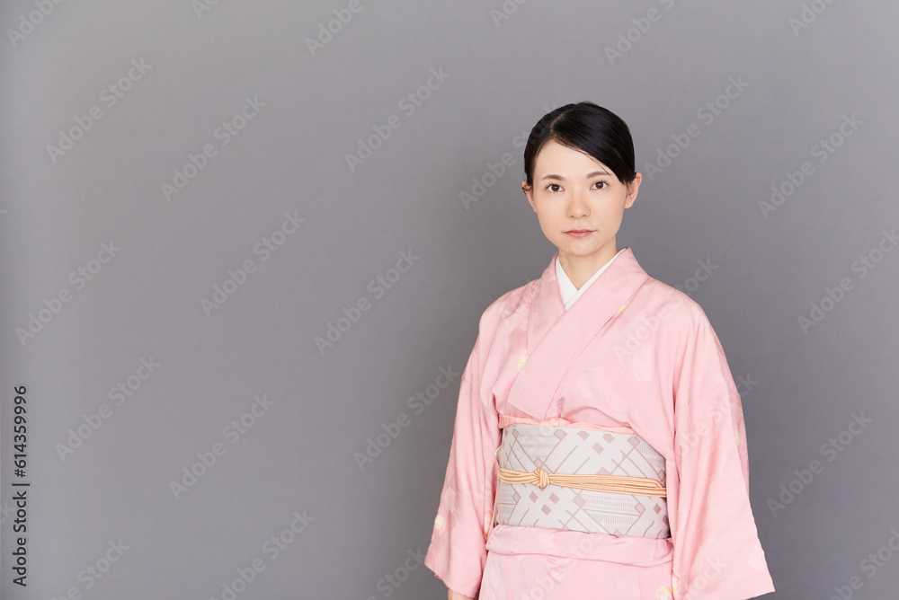 着物を着た女性