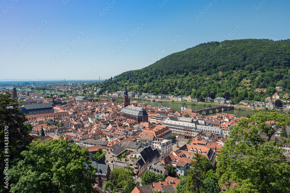 View from Heidelberg Castle to Heidelberg and Neckar_Heidelberg, Baden Wuerttemberg, Germany, Europe