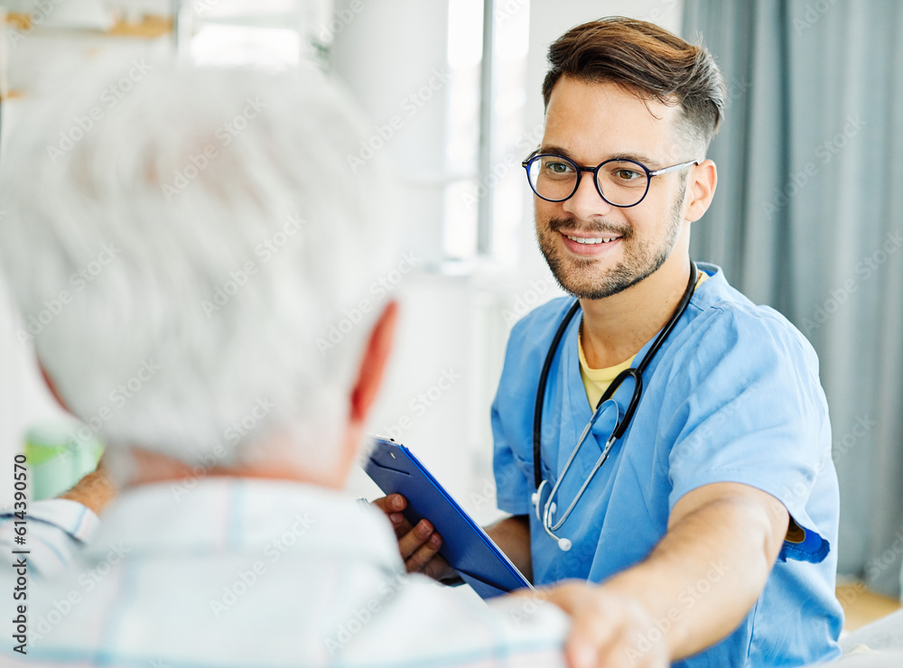 © Lumos sp - nurse doctor senior care caregiver help assistence retirement home nursing elderly man health support portrait