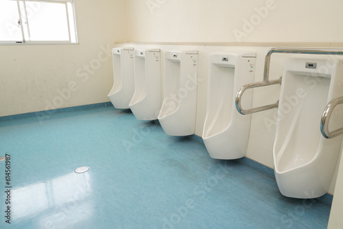 学校のトイレ