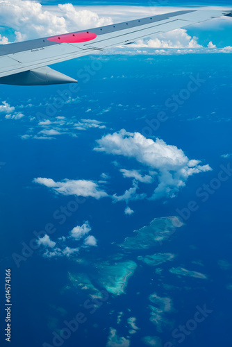 飛行機から見る沖縄の海