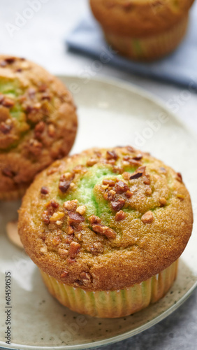 pistachio muffins healthy