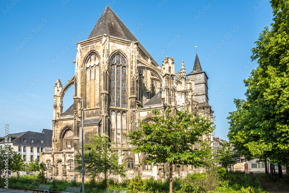 Obraz premium View at the Temple Saint Eloi in the streets of Rouen in France