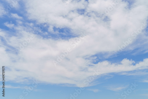 Fototapeta Naklejka Na Ścianę i Meble -  爽やかな青空と白い雲