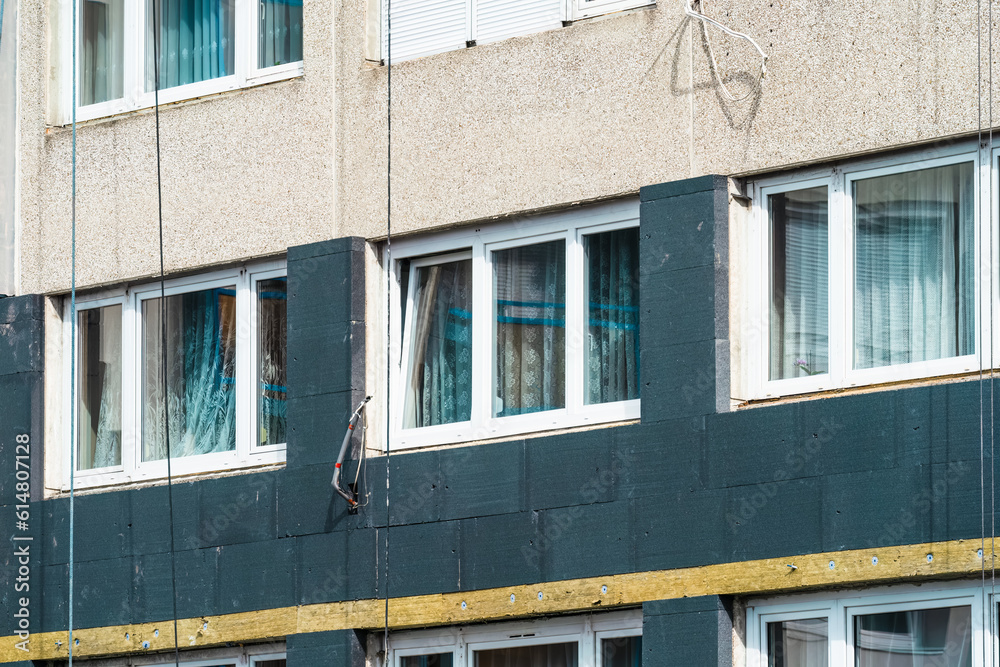 Thermal insulation of an inner-city apartment building. Thermal insulation of an inner-city apartment building.