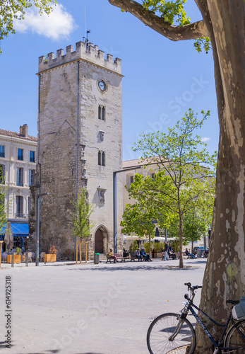 Der „Tour Saint Jean“ am Place Pie, Avignon; France.