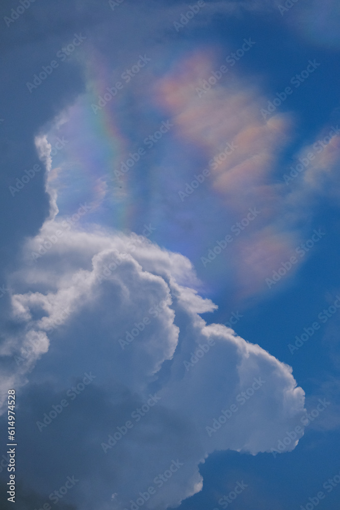 Spectacular Iridescent Cloud Displays Spectacular Iridescent Cloud Displays