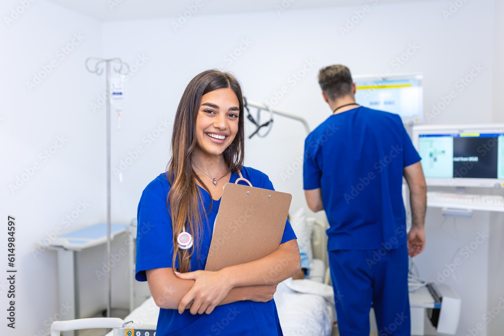 Obraz premium Medical professionals standing in patients room. concept of health protection. Successful team of medical doctors are taking care of patient.