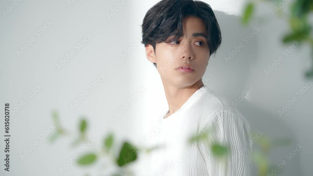 男性ポートレート　ジェンダーレスメイク　メンズコスメ　スキンケア