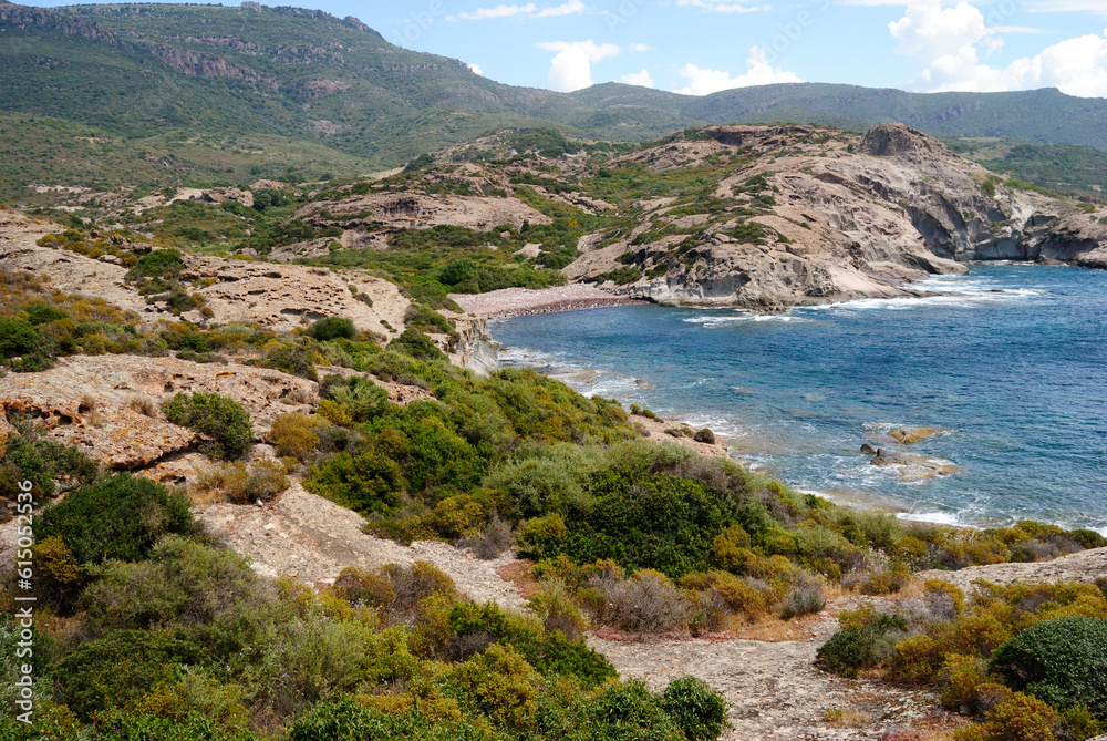 La costa di Capo Argentina a Bosa