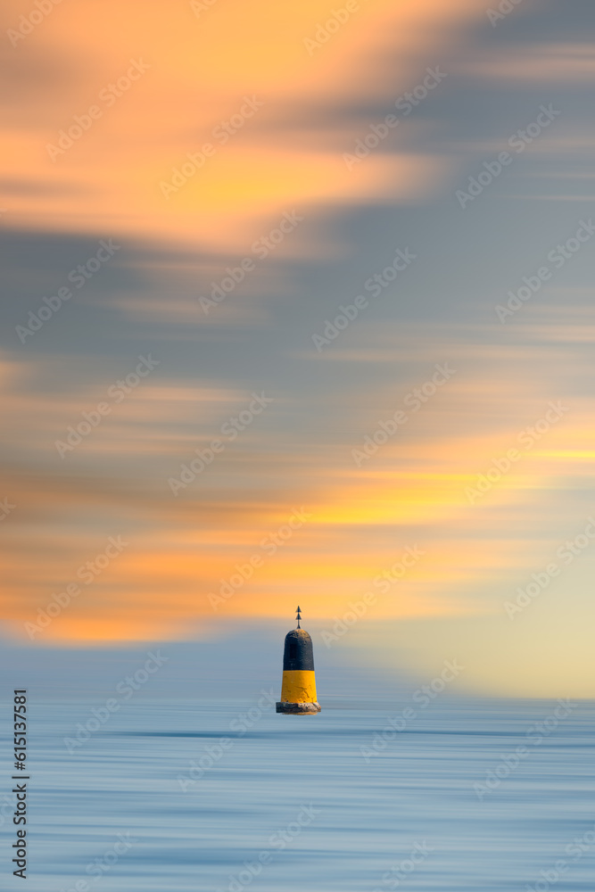 Fototapeta premium Balise de Rabiou avec un filet pose longue 