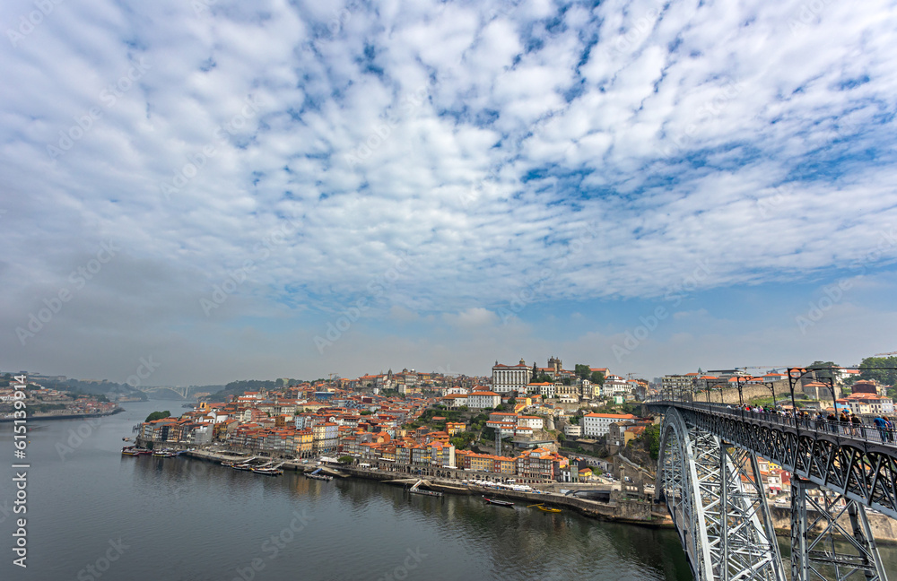 vue du Douro, de la ville de Porto et du Pont Dom Luis (Portugal)	
