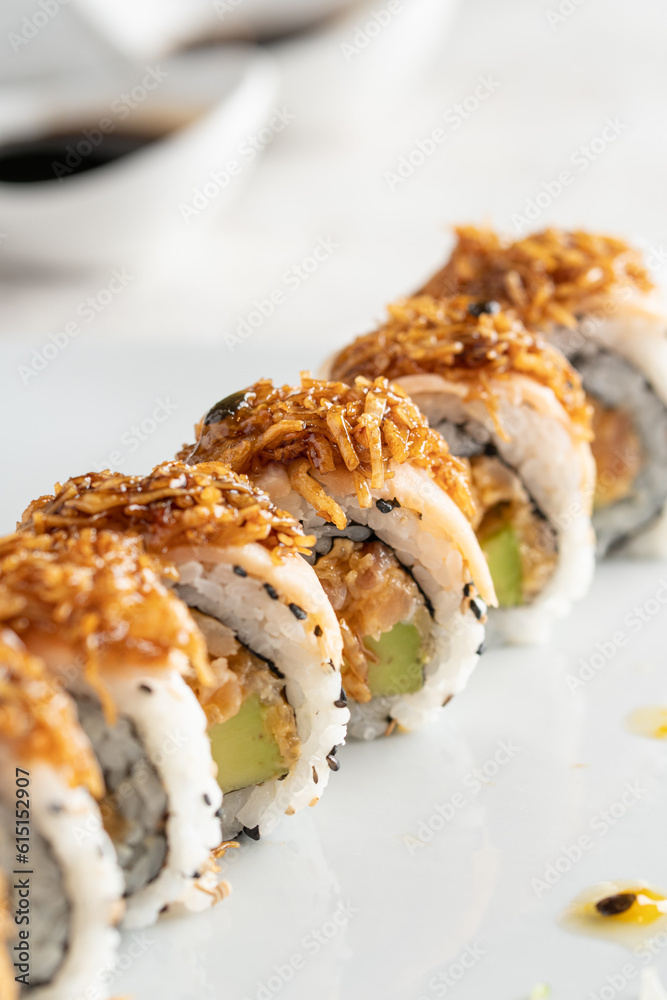 sushi comida asiatica en diferentes planos sushi comida asiatica en diferentes planos