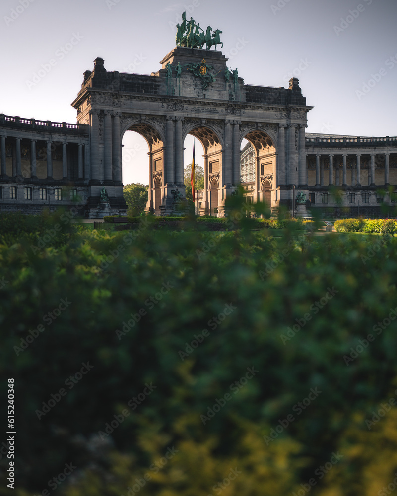 Obraz premium Famous triumphal arch in Brussels, Belgium in summer