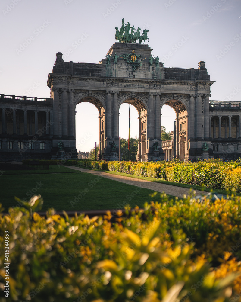 Obraz premium Famous triumphal arch in Brussels, Belgium in summer