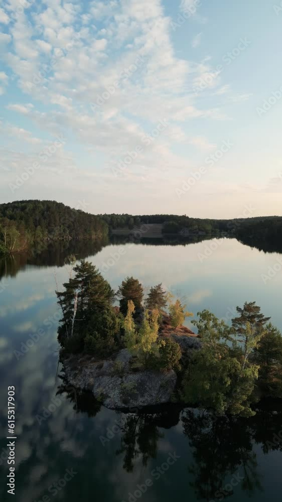 Mobile view of lake Mobile view of lake