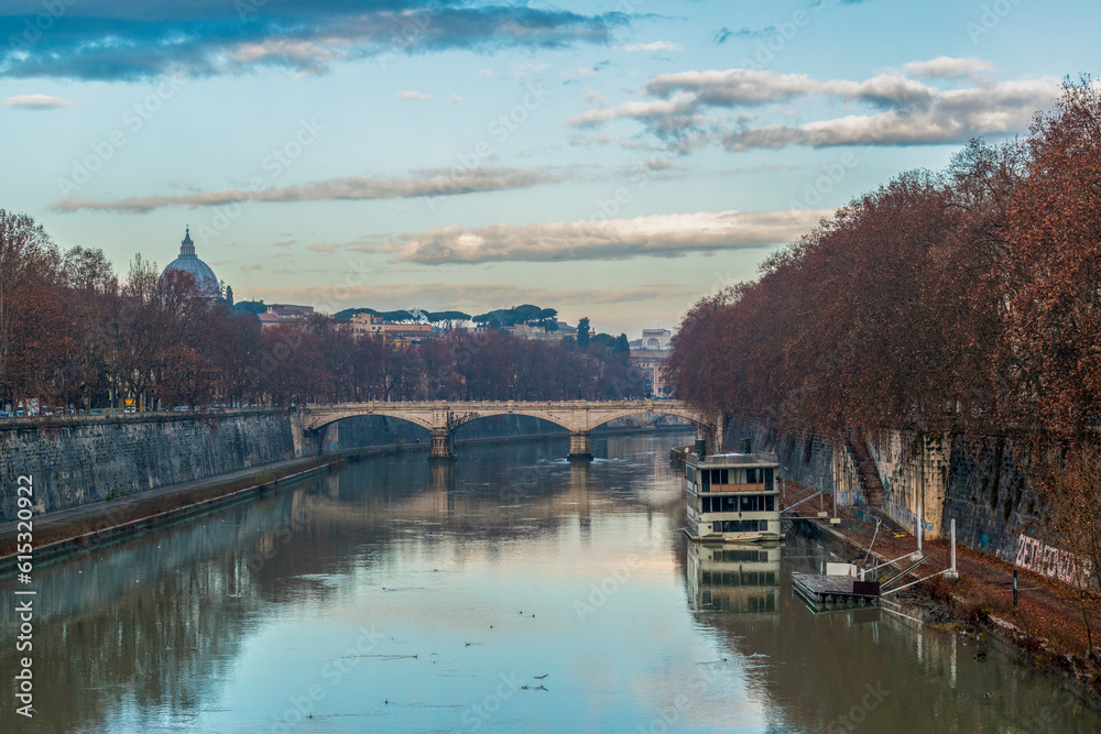 Fototapeta premium Pont sur le Tibre à Rome