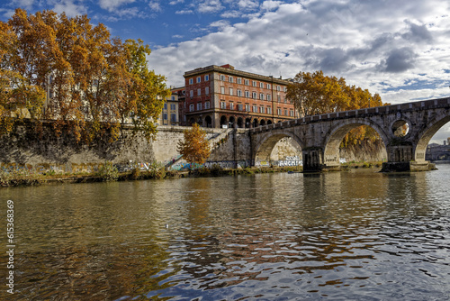 Les rives du Tibre    Rome en automne