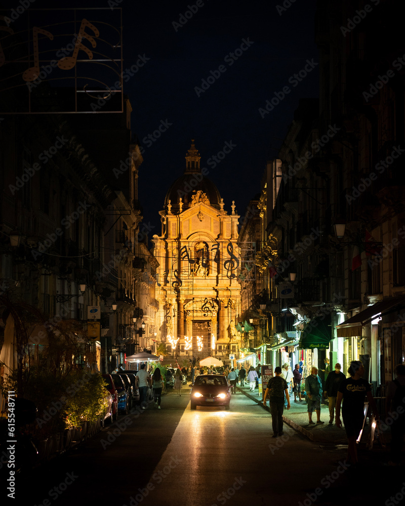 Fototapeta premium Catania: Unveiling the Timeless Charm and Rich Heritage of Sicily's Enchanting City, Nestled at the Foot of Majestic Mount Etna