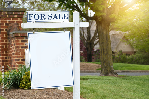 Foto For Sale sign in front of home suitable for mock up