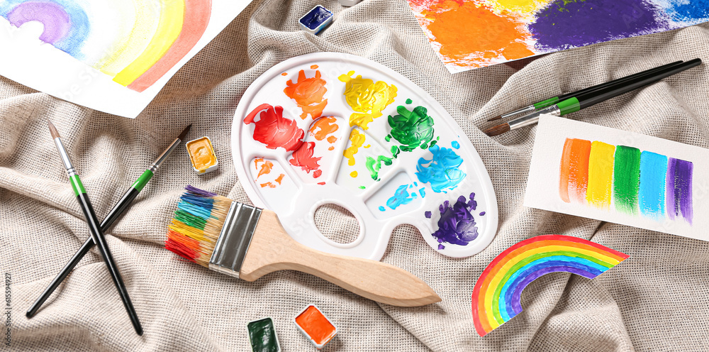 Obraz premium Different artist's supplies on cloth