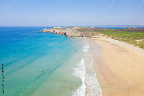 Bretagne  presqu ile de Crozon  la plage de pen hat et pointe du Toulinguet   vue drone