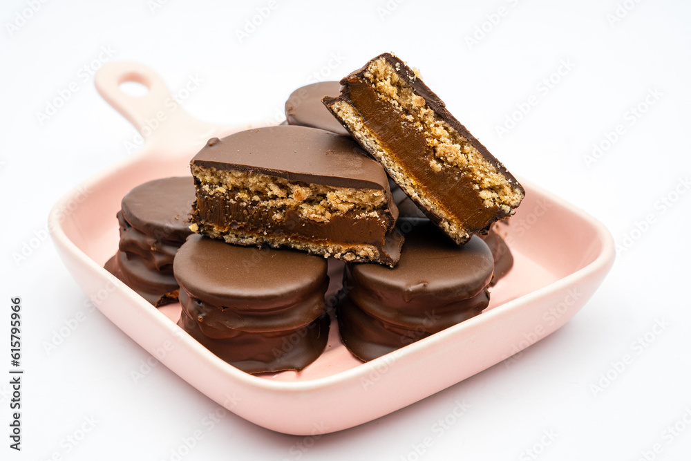 Alfajores dulce de leche argentino con chocolate Alfajores dulce de leche argentino con chocolate