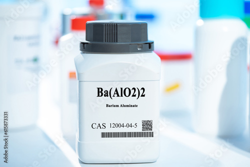 Photos Ba(AlO2)2 barium aluminate CAS 12004-04-5 chemical substance in white plastic la