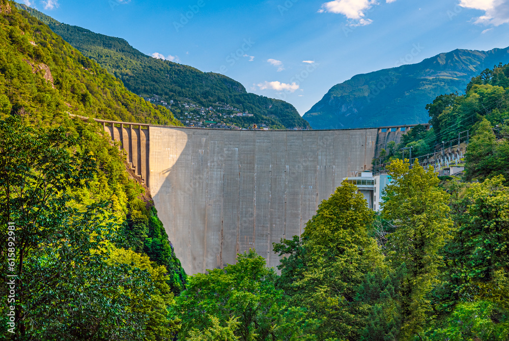 Dam Lago di Vogorno Tenero Contra Verzasca, Tessin, Switzerland